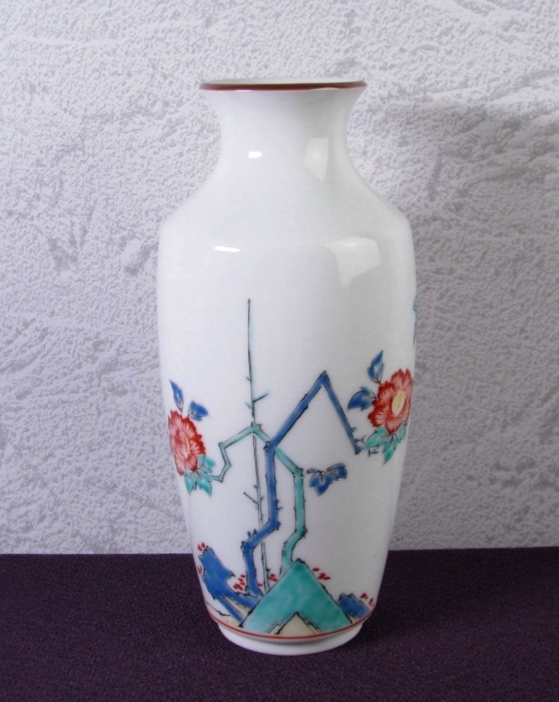 十二代柿右衛門 錦 岩牡丹紋花瓶 高さ：18.2cm 共箱 美品/25h028