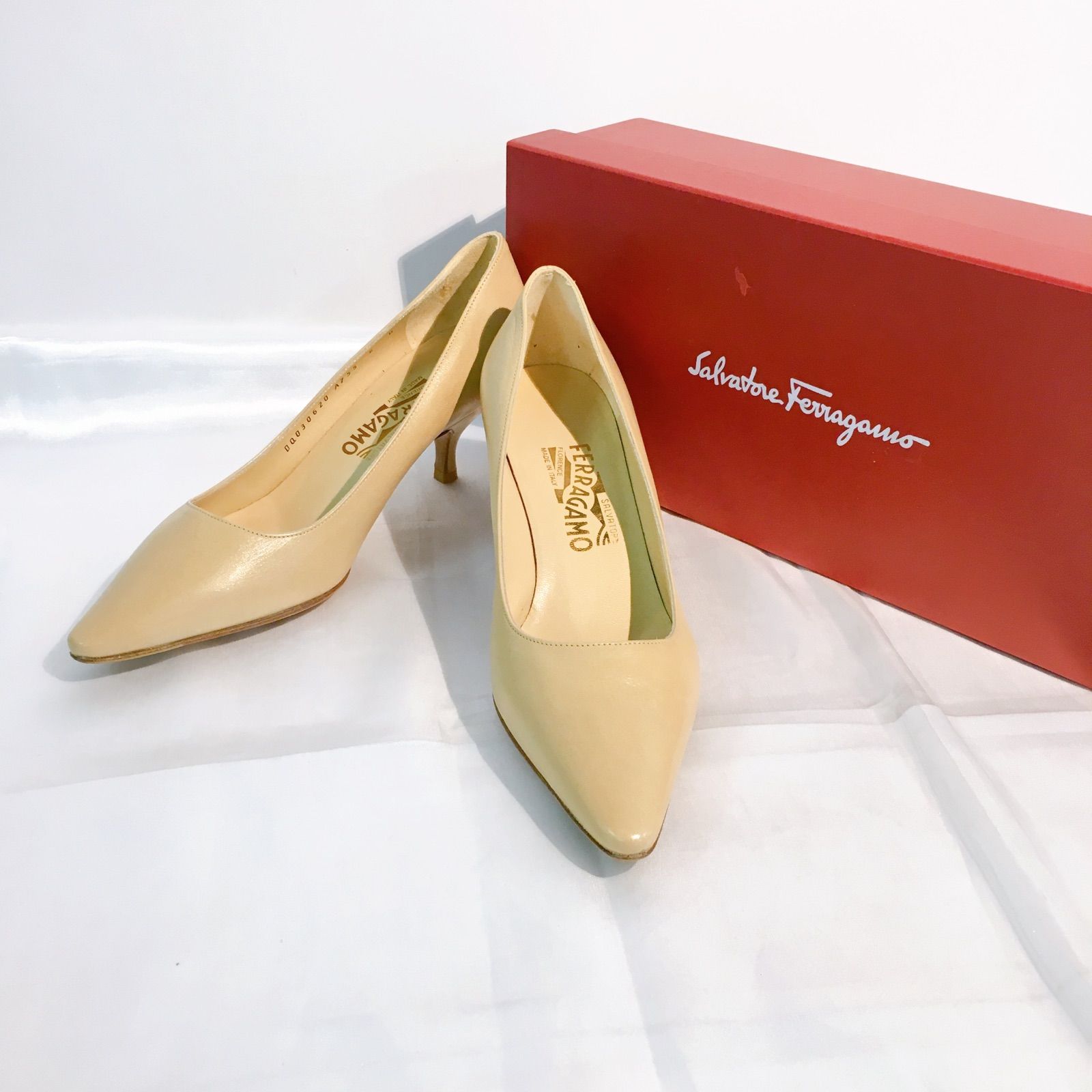 美品】 FERRAGAMO パンプス レディース 24.5cm - メルカリShops