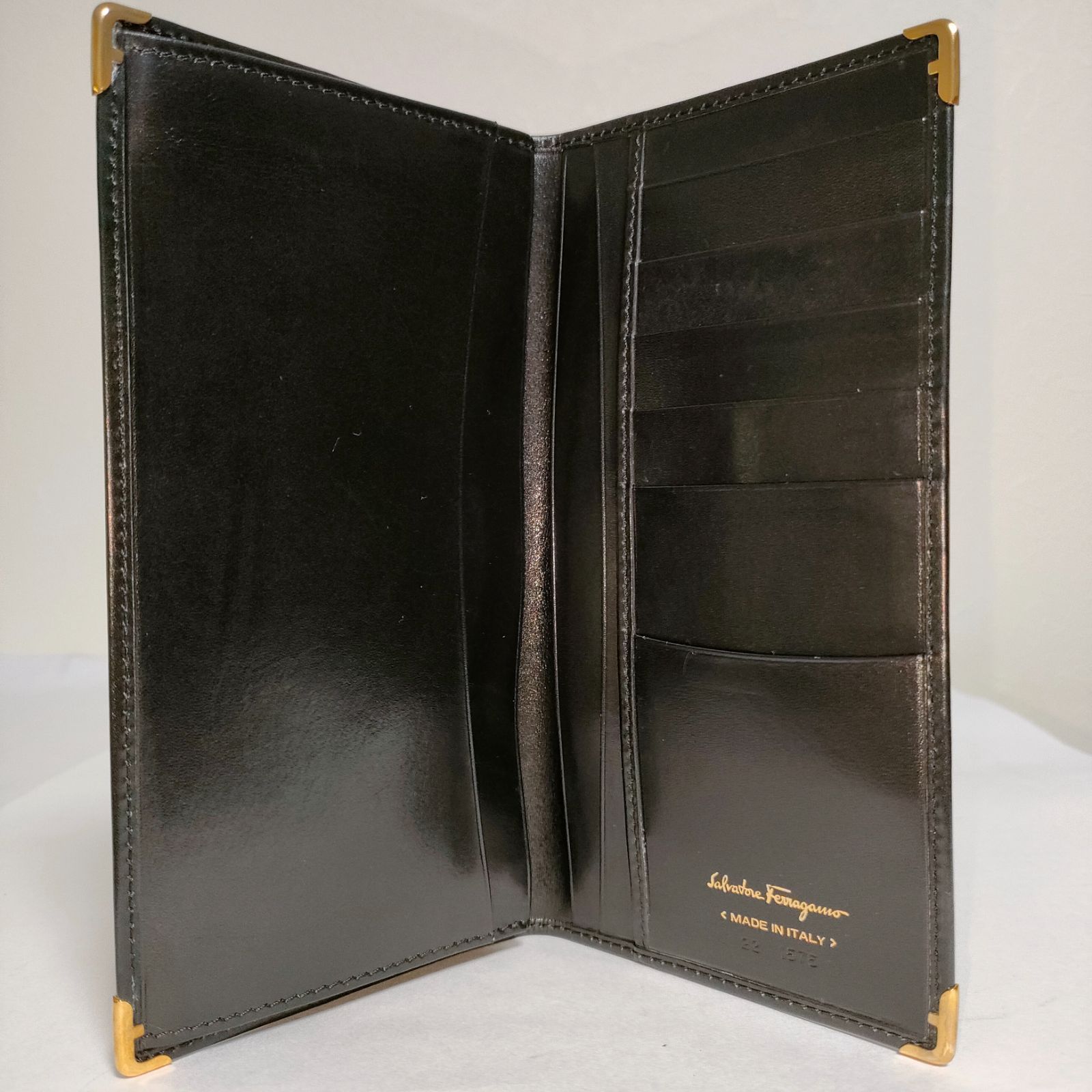 ☆極美品☆フェラガモ☆長財布☆ 極美品フェラガモ長財布 極美品 フェラガモ 長財布 レディース 二つ
