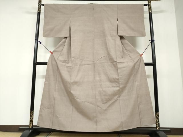 平和屋着物○本場結城紬 重要無形文化財 空五倍子色 正絹 逸品