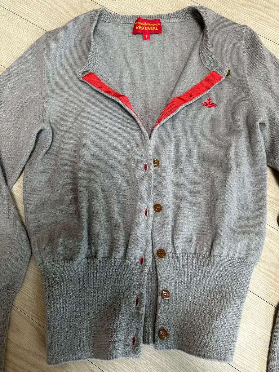 Vivienne Westwood(ヴィヴィアン・ウエストウッド) カーディガン