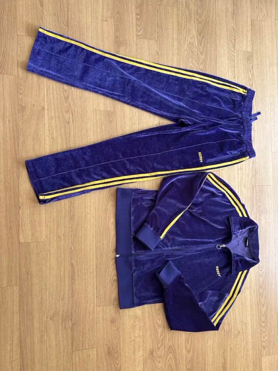 NERDY ノルディ ベロア トレーニング セット s サイズ