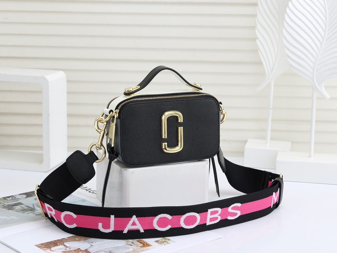 MARC JACOBS マークジェイコブス ザ スナップショット ショルダーバッグ MJ9a55