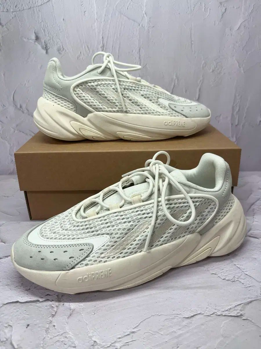 adidas(アディダス) ozelia スニーカー 235mm
