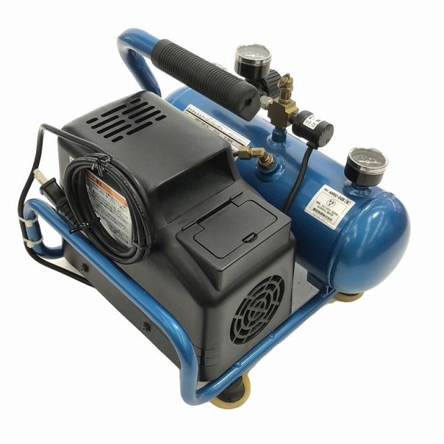 オイルレスコンプレッサー　PUMA　AM02-04N（N）使用少 100V DIY・工具 PUMA AM02-04N(N) エアコンプレッサー 4L