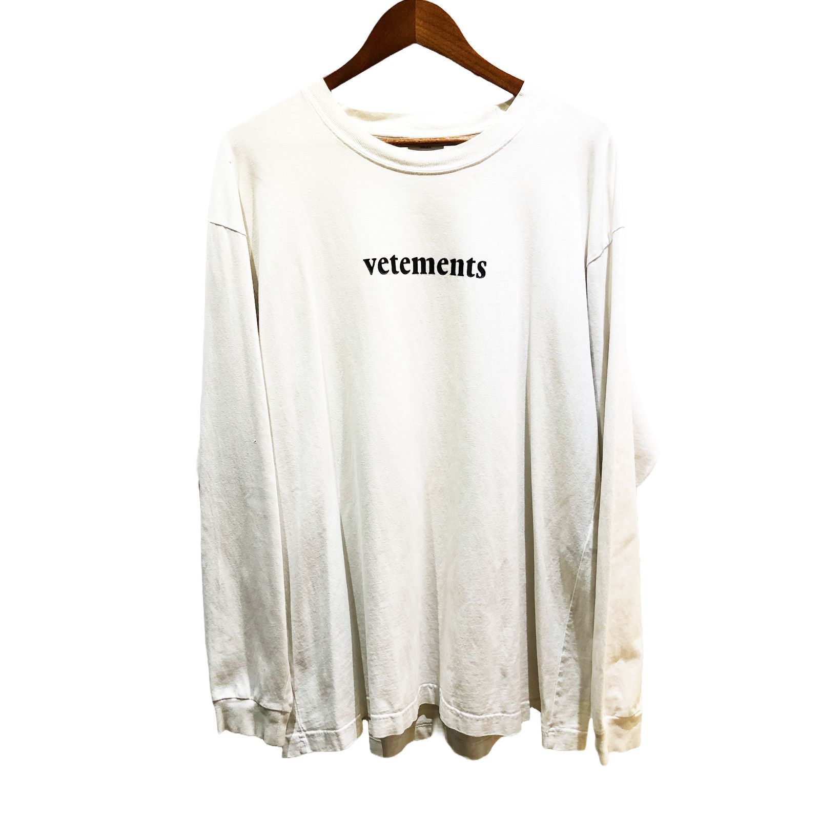 VETEMENTS ヴェトモン 20SS Oversize Barcode Patch Logo Print L/S Tee オーバーサイズ  バーコード パッチ ロゴ プリント ロングスリーブ Tシャツ ホワイト SS20TR190 - メルカリ