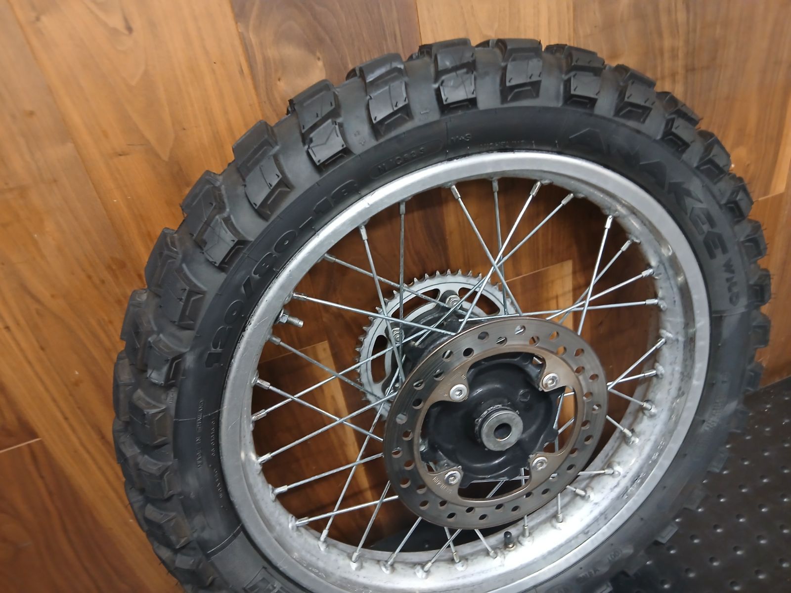 ホンダ XLR250 BAJA】純正リアホイールSET 18x2.15（実動 動画あり 旧