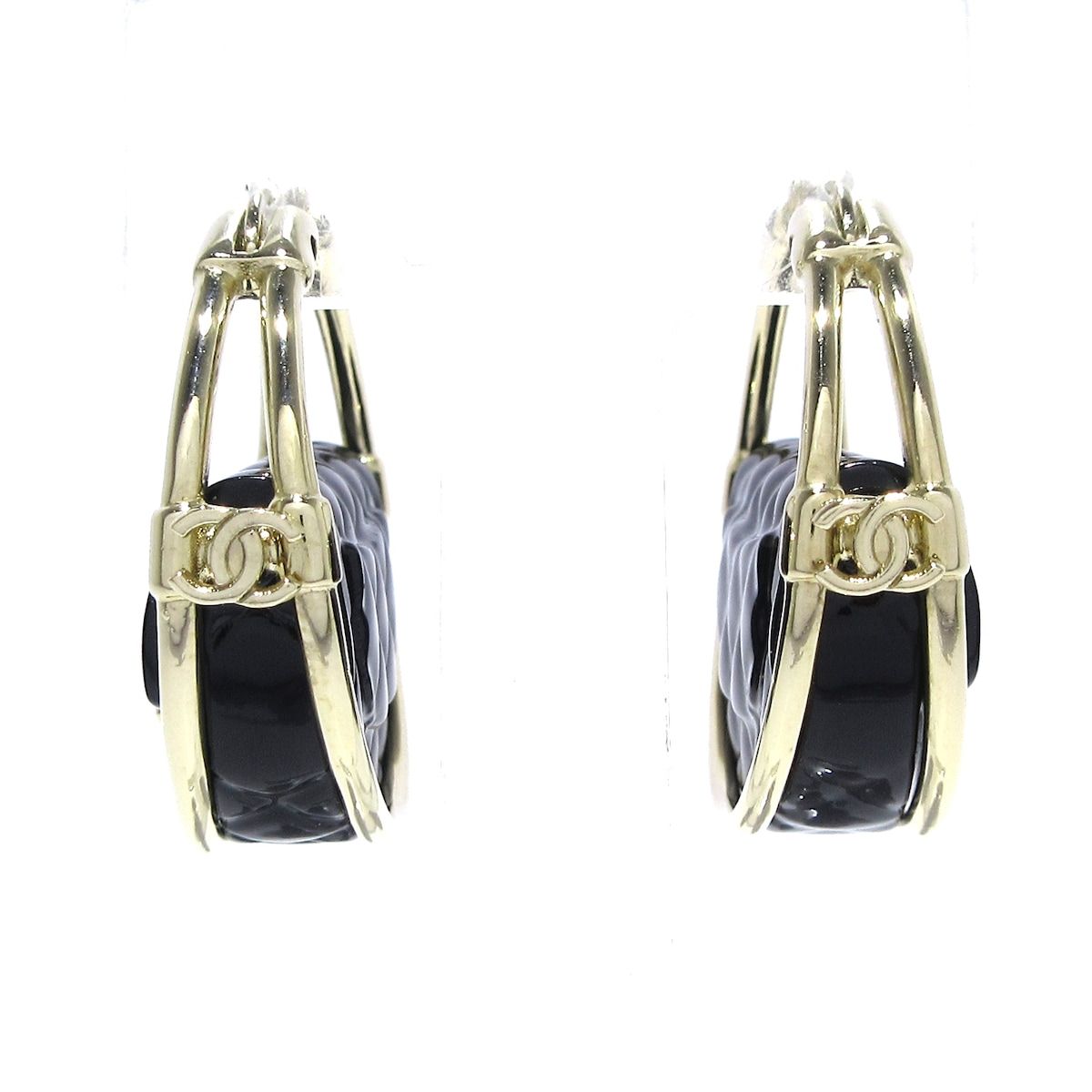 【入荷極小】CHANEL 23AW 限定モデル マトラッセフープピアス CHANEL シャネル フープピアス フラワーモチーフ ピアス 金属製