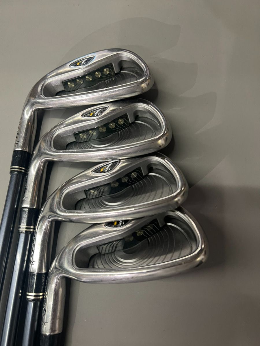 TaylorMade - 【ssst】テーラーメイド r7 チタン アイアンセット・ドライバー アイアンセット テーラーメイド r7 チタン アイアン NSプロ
