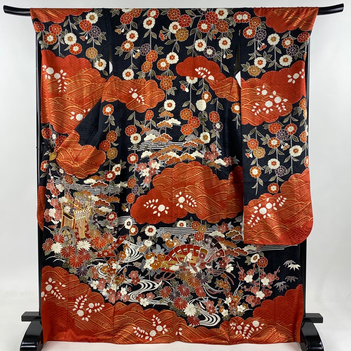 振袖 身丈169.5cm 裄丈69.5cm L 袷 御所車 草花 金糸 金彩 黒 正絹 名品