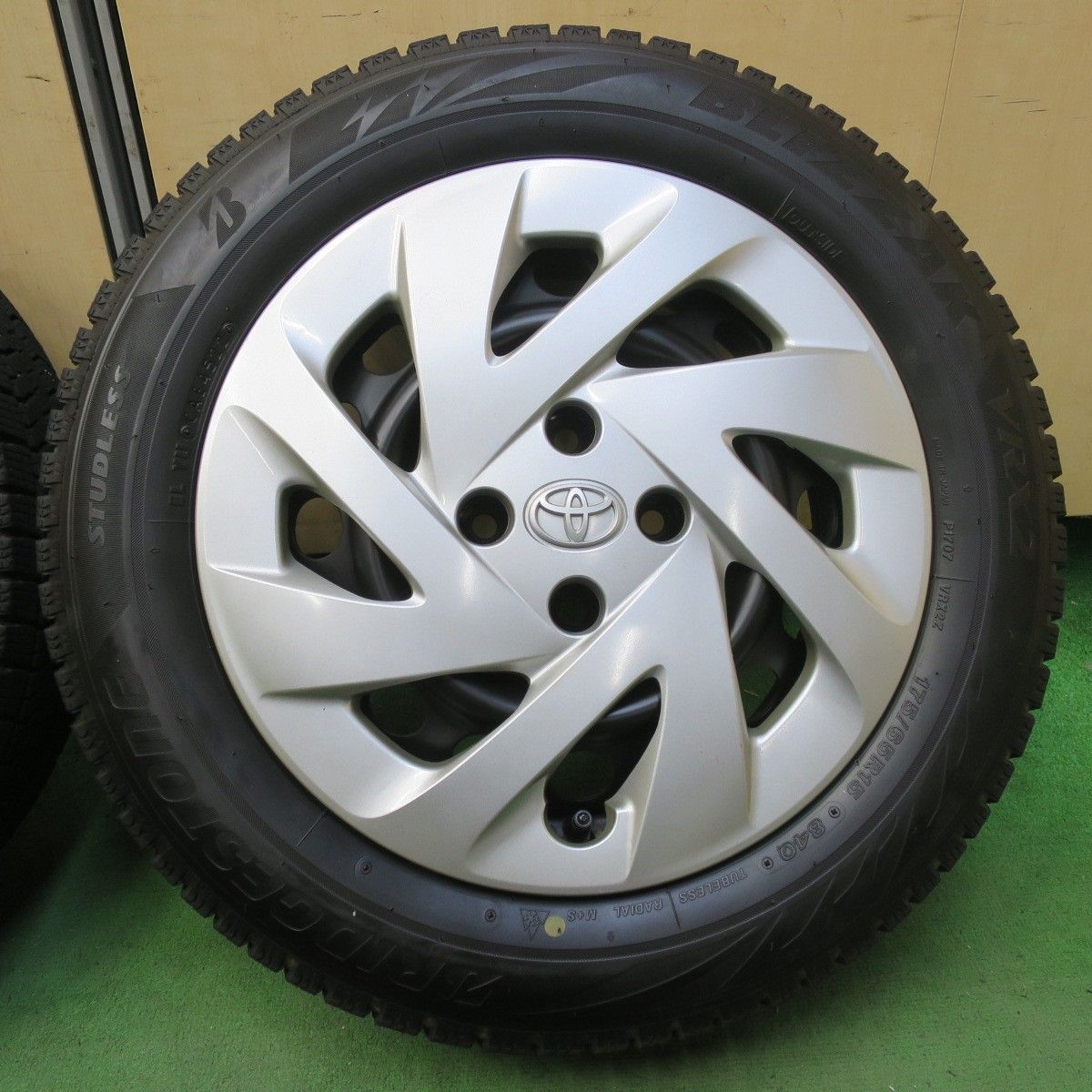 65R15 スタッドレス