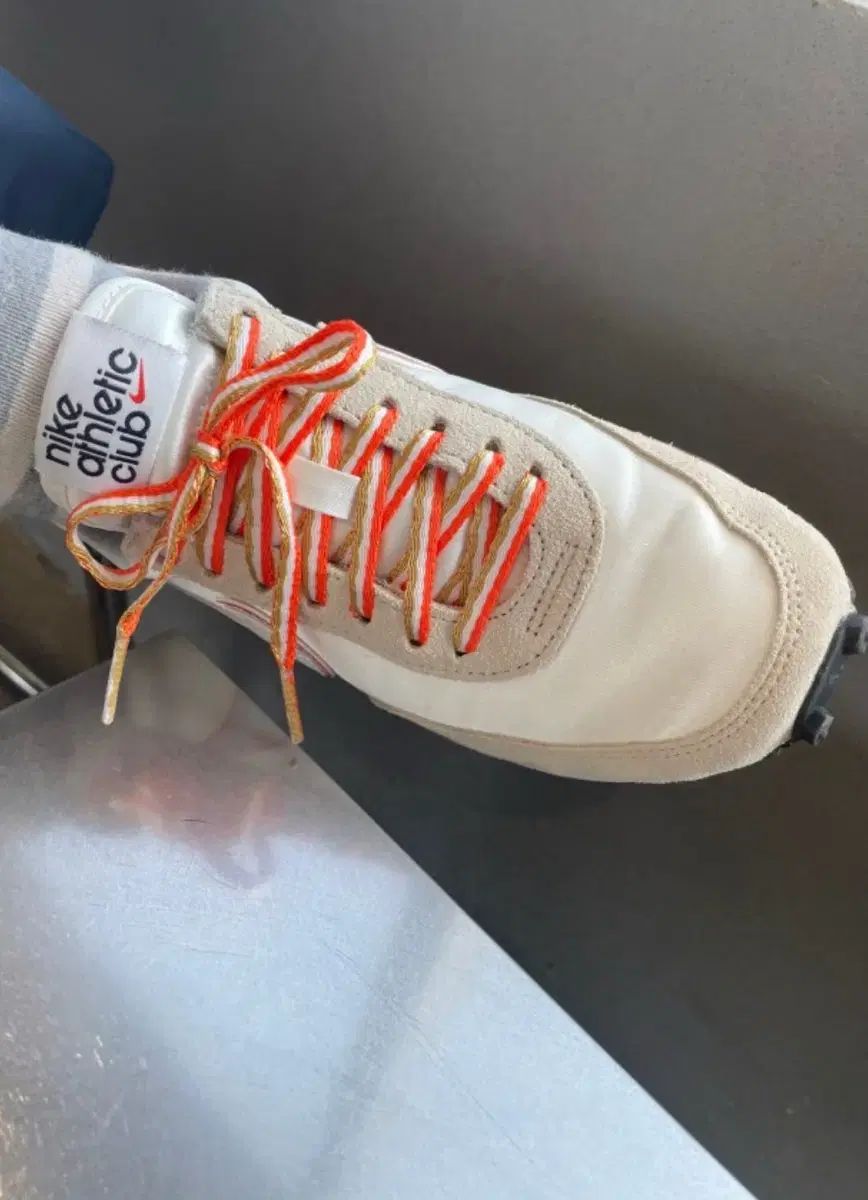 NIKE(ナイキ) デイブレイク SE Sail ラッシュ オレンジ （ W ） DN3399 ー 100