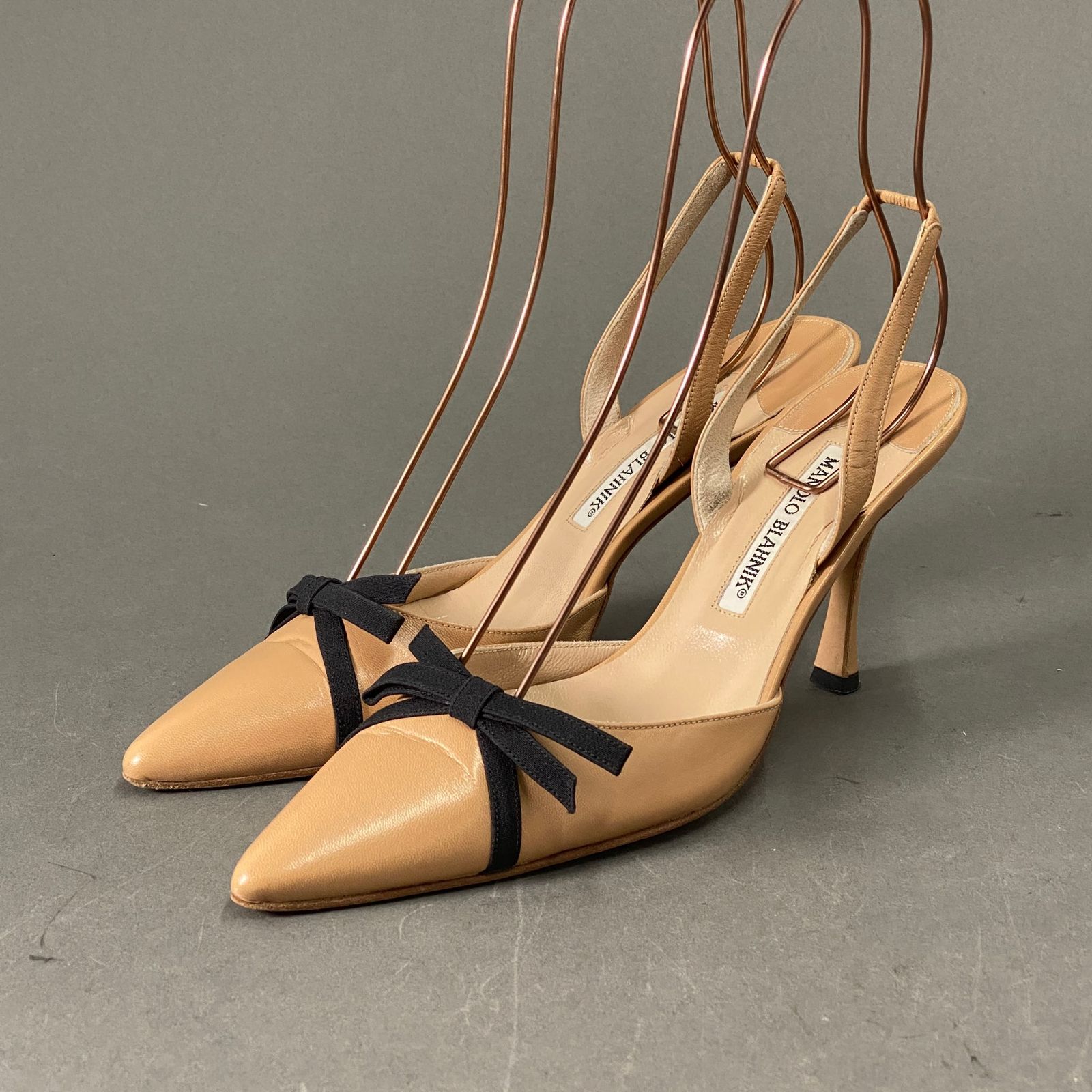 1L7 MANOLO BLAHNIK マノロ ブラニク ヒールパンプス 37 ベージュ  