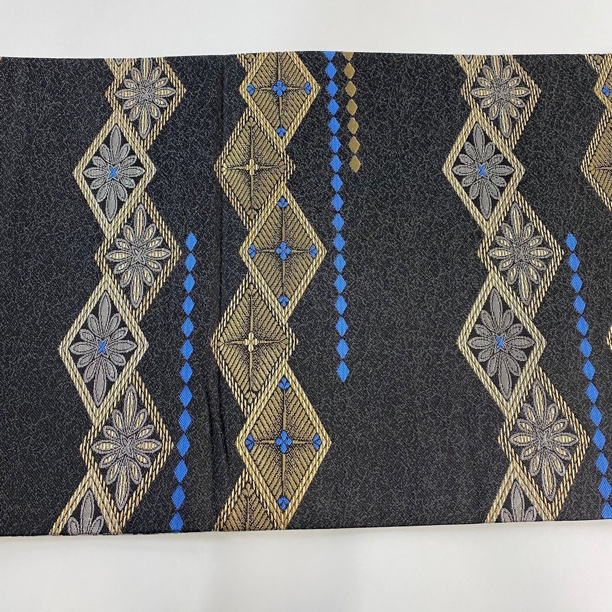 袋帯 名品 菱文 若松 金糸 箔 墨色 六通 正絹 【中古】 - メルカリ