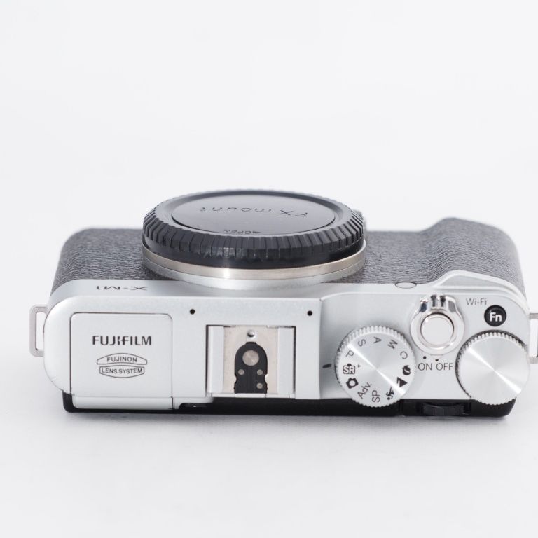 美品 富士フイルム X-M1 ミラーレスデジタルカメラ ボディ シルバー FUJIFILM フジフイルム ミラーレス一眼レフカメラ X-M1 ボディ