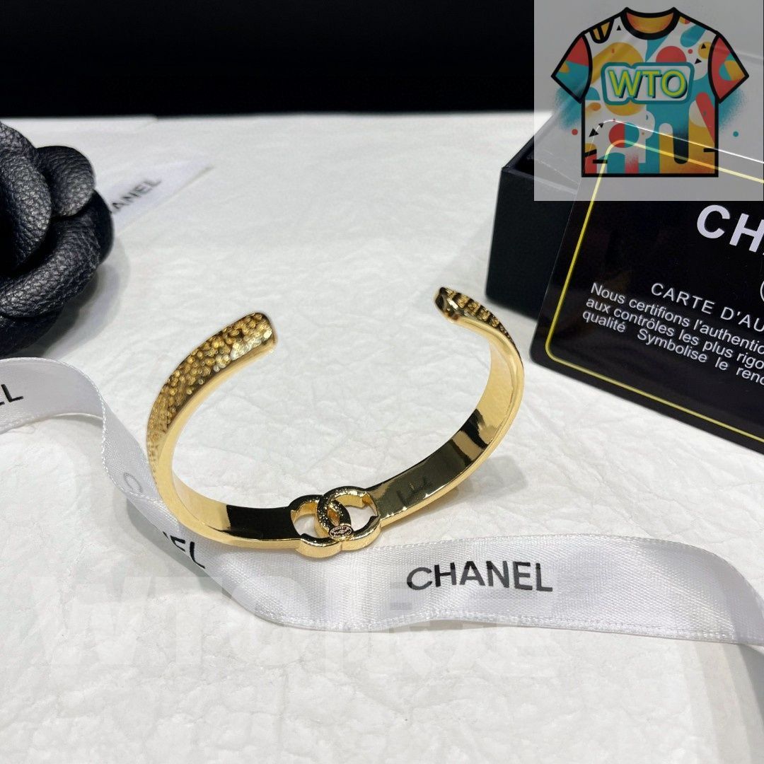 今日WTO】CHANEL 最新モデル C サイン ローゼゴールド