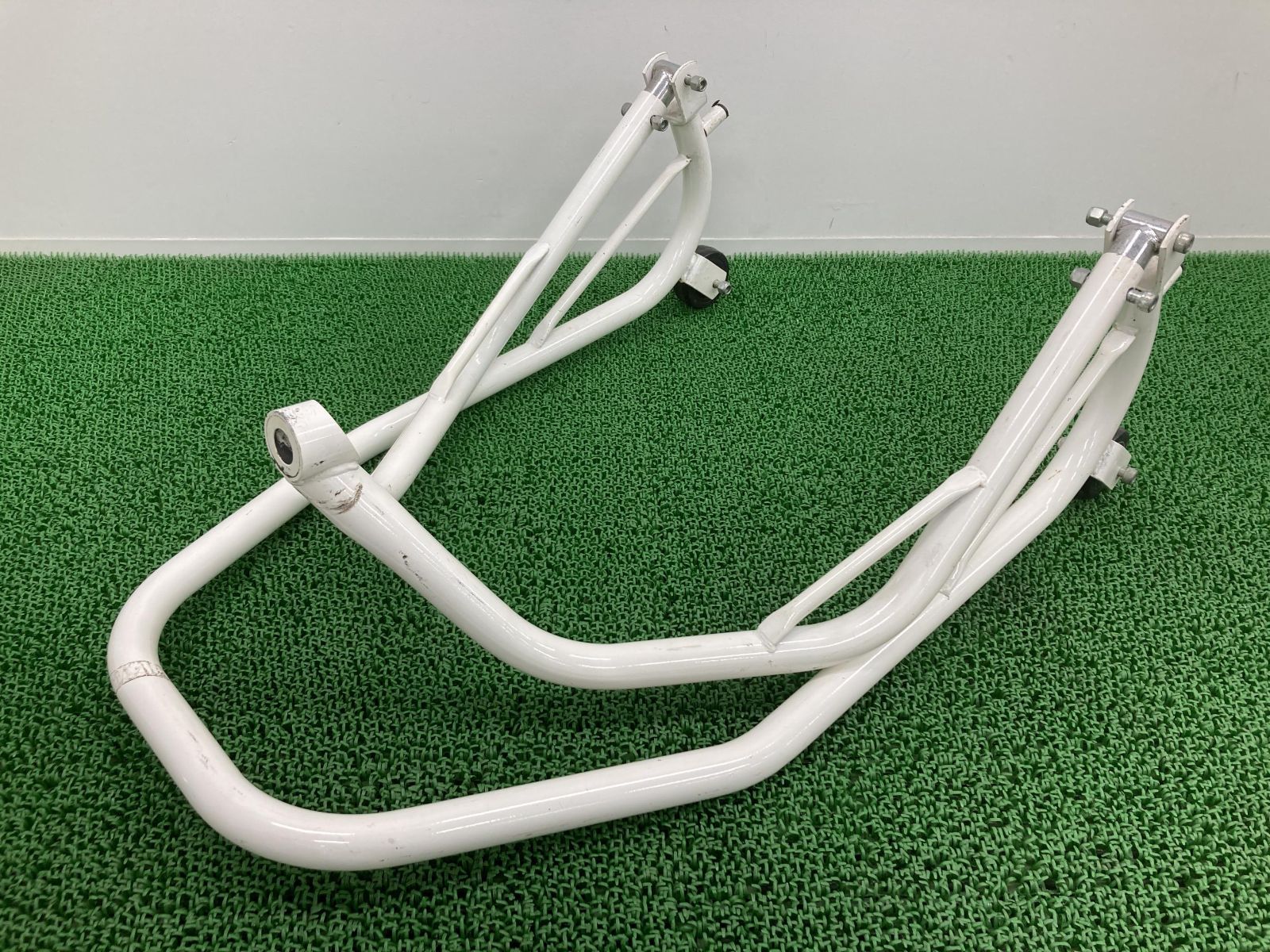 ETHOS製 メンテナンススタンド 白 社外 中古 バイク 部品 エトス レーシングスタンド フロント 曲がり無し 品薄 希少品
