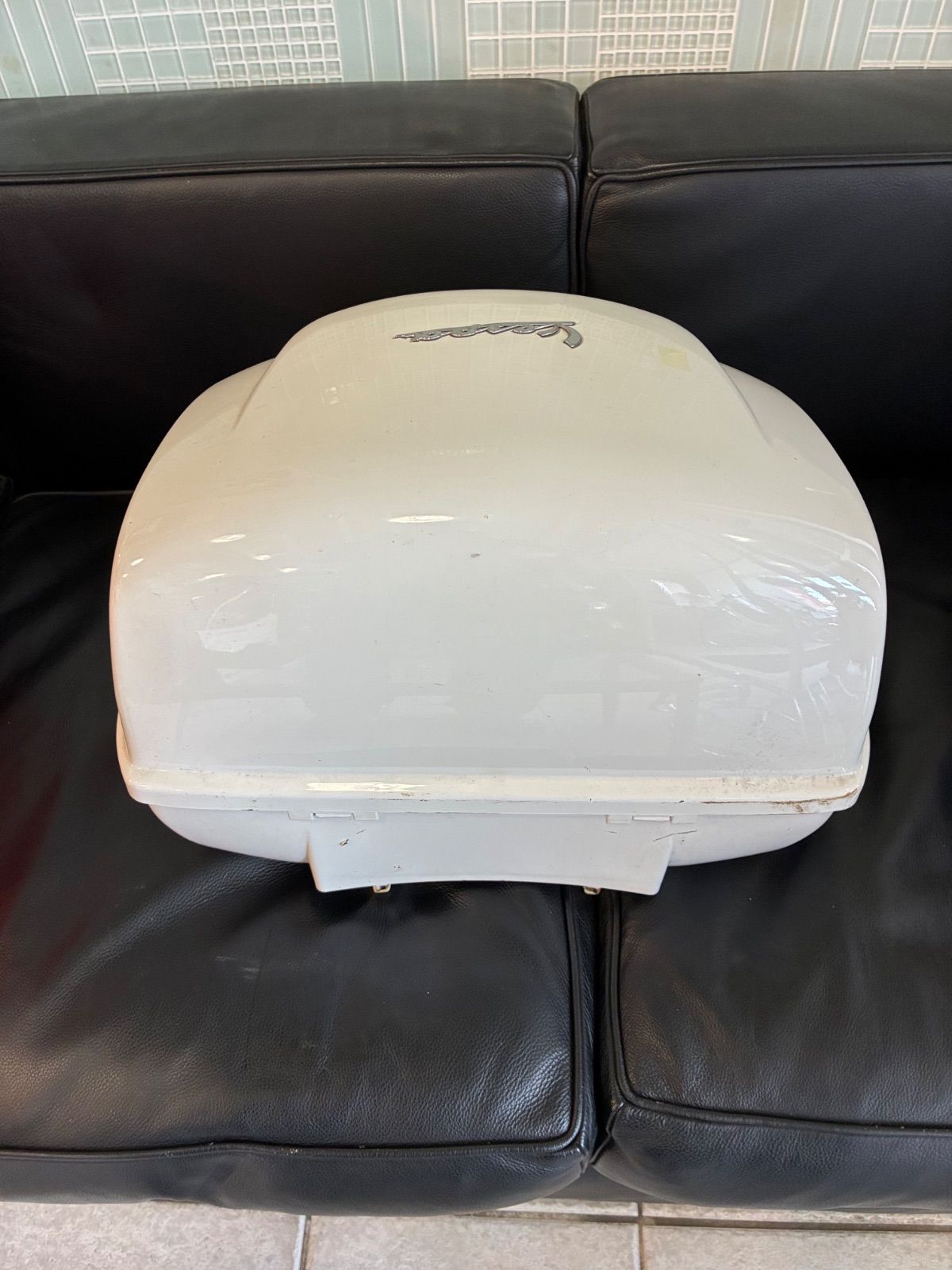 ベスパ純正LX用トップボックスです WWW_NOITHATQUANGTHANH_NET