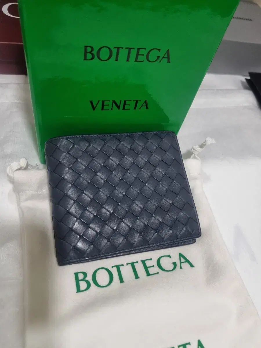 S | Bottega Veneta ボッテガヴェネタ 二つ折り財布 真正性検査完了 付属品完備