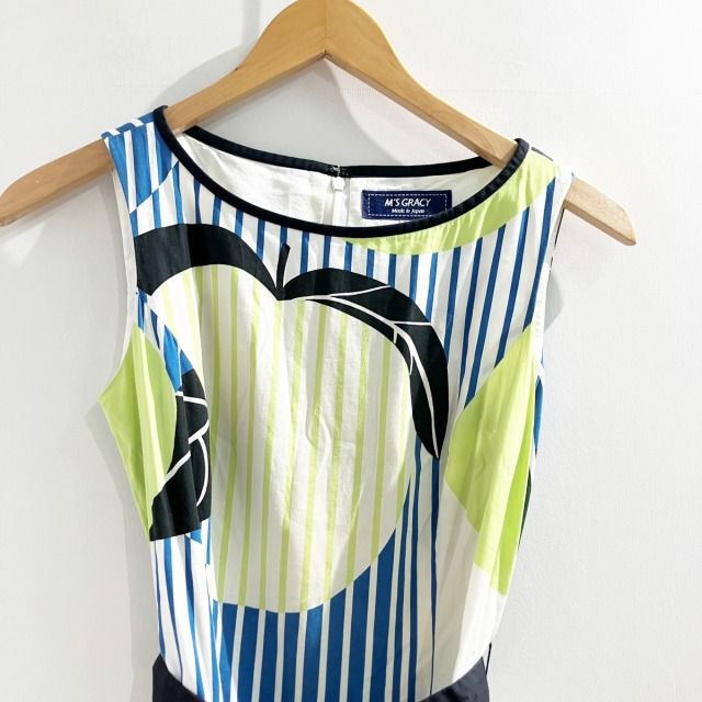 【美品】M'S GRACY 膝丈ワンピース フレア ノースリーブ 38 総柄 美品】M'S GRACY 膝丈ワンピース フレア ノースリーブ 38 総柄
