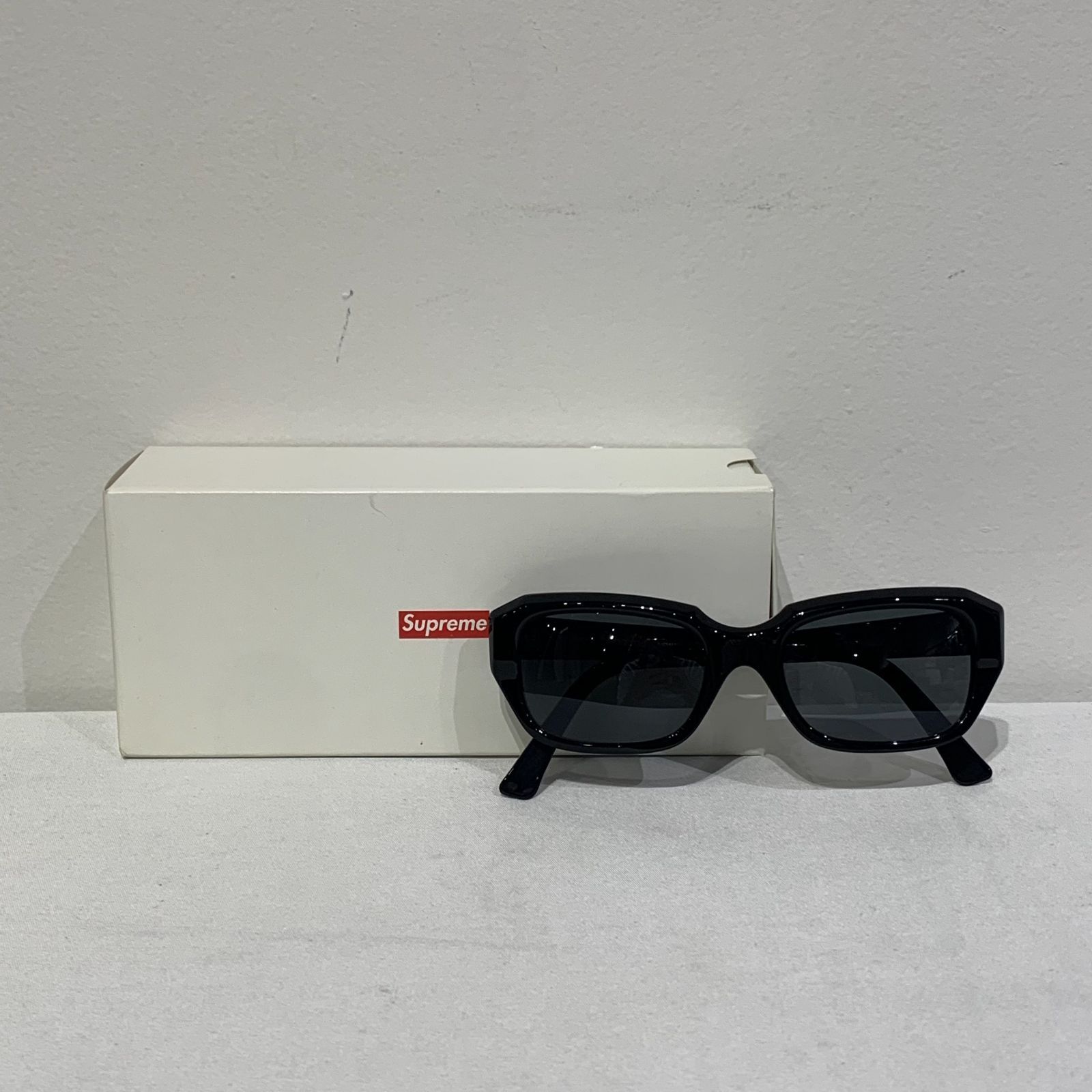 □ 18ss シュプリーム Supreme Plaza Sunglasses-