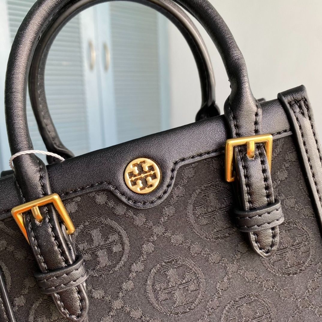 TORY BURCH トリーバーチ Tモノグラム コントラスト エンボス ミニトート 2WAY ショルダーバッグ クロスボディ 斜め掛け レディース  アウトレット品 ブラック #152133 - メルカリ