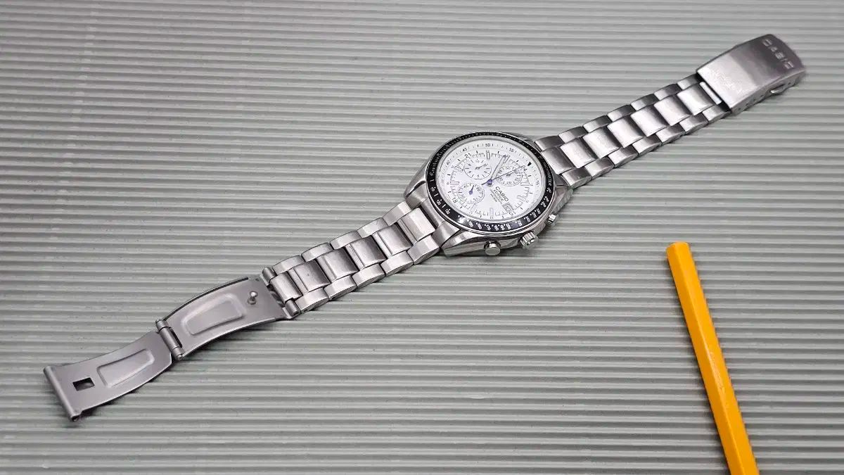  CASIO カシオ 時計 ー EDIFICECASIO エディフィス クロノ 白文字盤 金属ベルト 時計