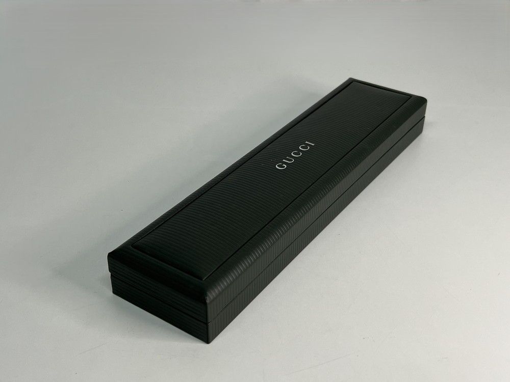 ブラック文字盤