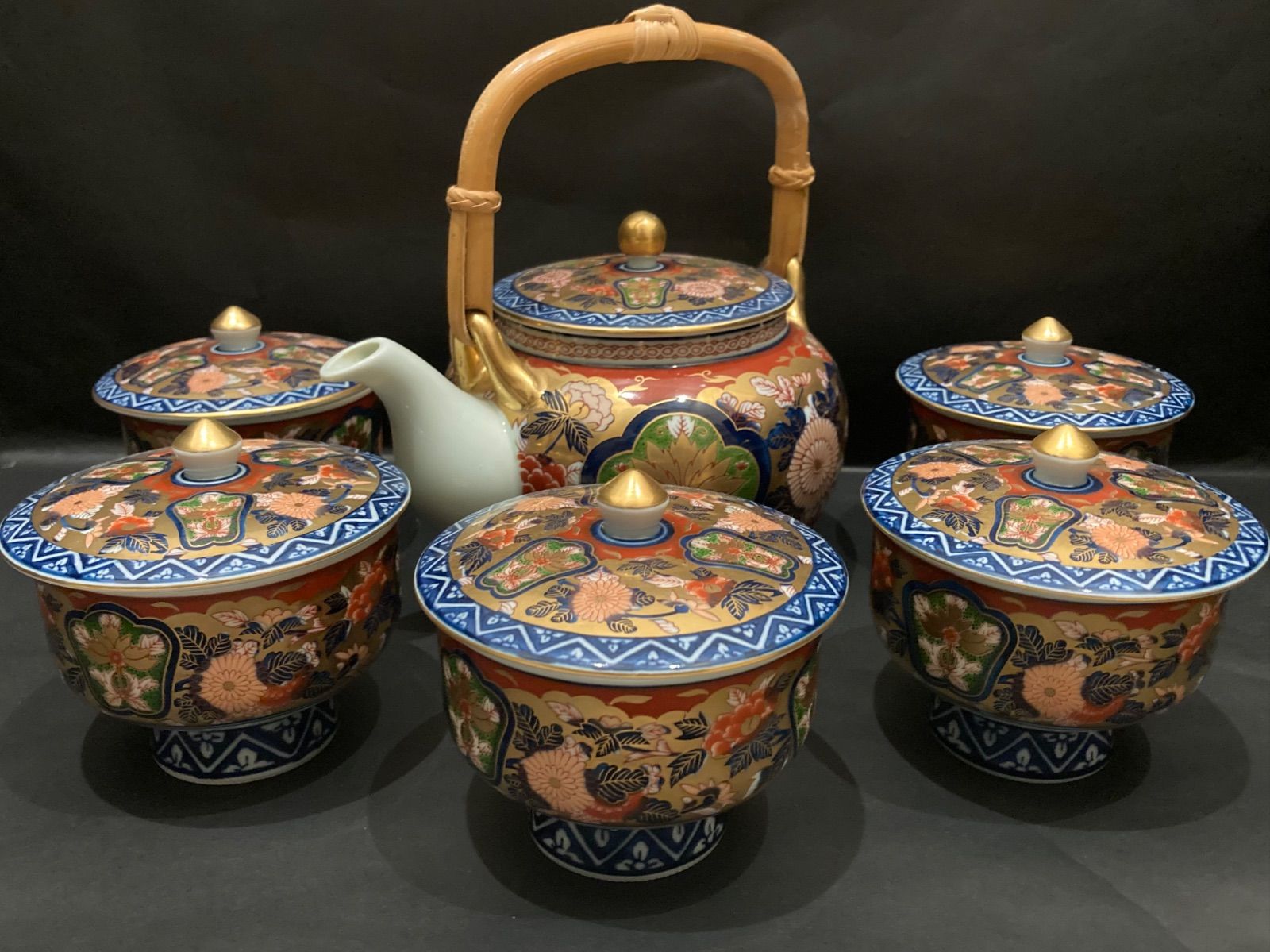 A1095-3/有田焼/其泉 造/金彩絵変り碗皿揃/茶道具/煎茶器/懐石道具/ A1095-3/有田焼/其泉 造/金彩絵変り碗皿揃/茶道具/煎茶器/懐石道具/