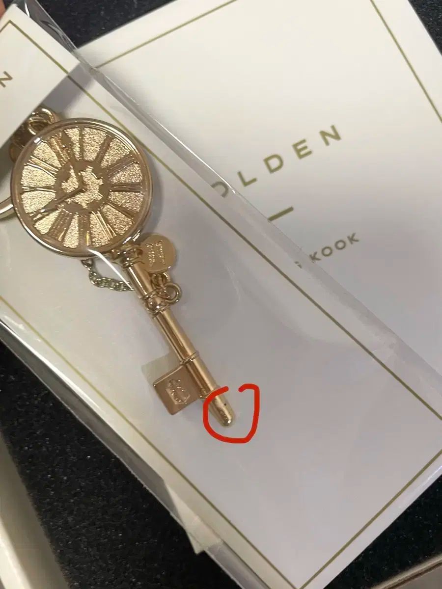 防弾少年団(BTS) - BTS MERCHBOX 18 JUNGKOOK ジョングク　マーチボックス BTS Jungkook Merch Box 18 (Golden) – MrsMunKorea Shop