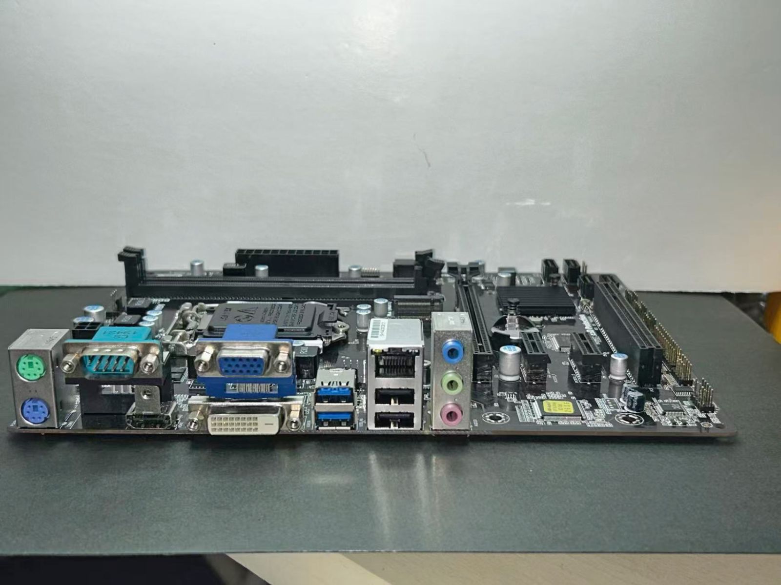 H310CH5-M7 マザーボード ECS H310CH5-M7(V1.0) マザーボード DDR4 MicroATX 第8/9世代