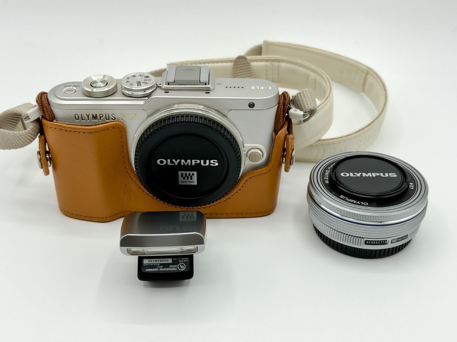 m【美品】OLYMPUS PEN E-PL8 箱付き　カメラケース付き Amazon | OLYMPUS ミラーレス一眼 E-PL8 ダブルズームキット