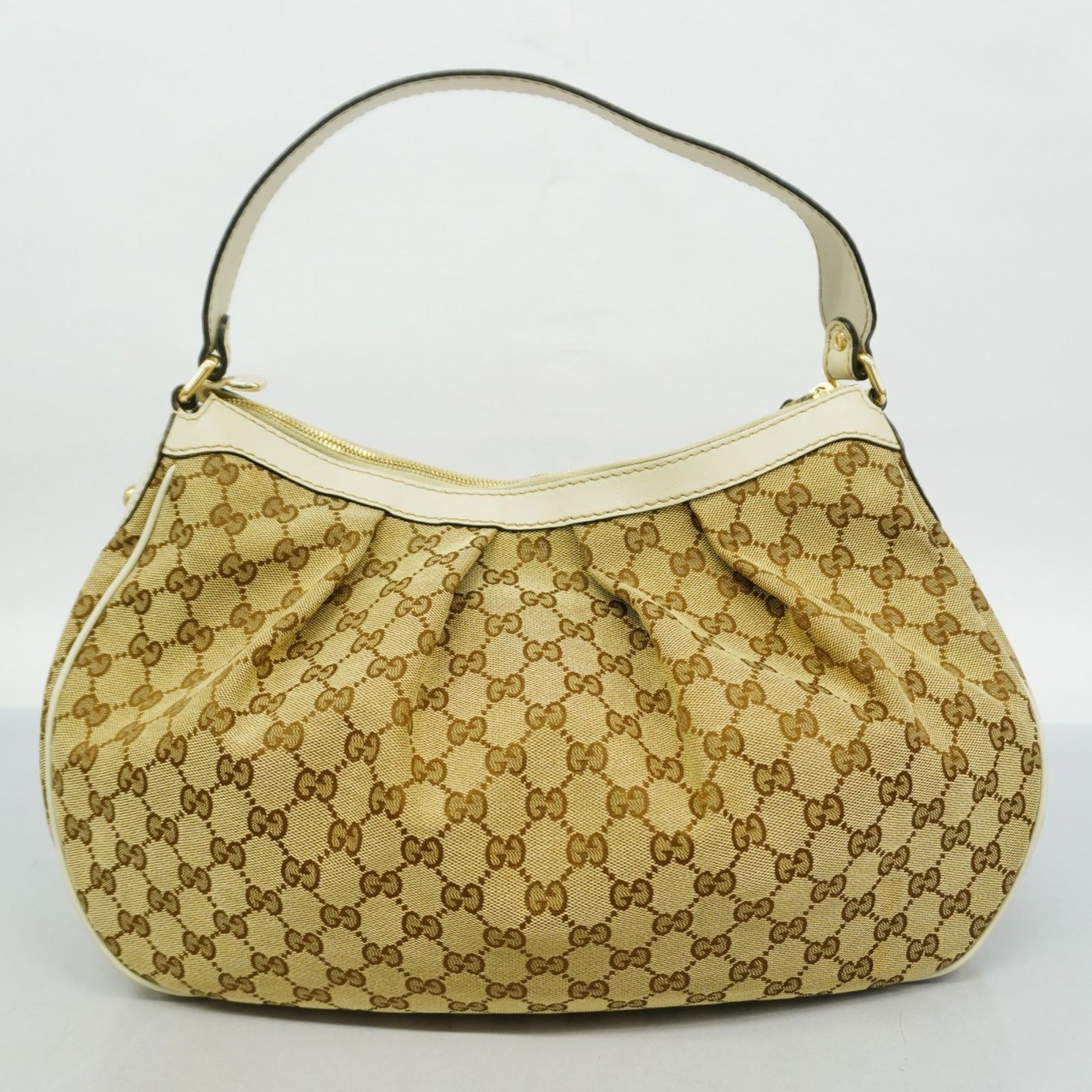Gucci グッチ