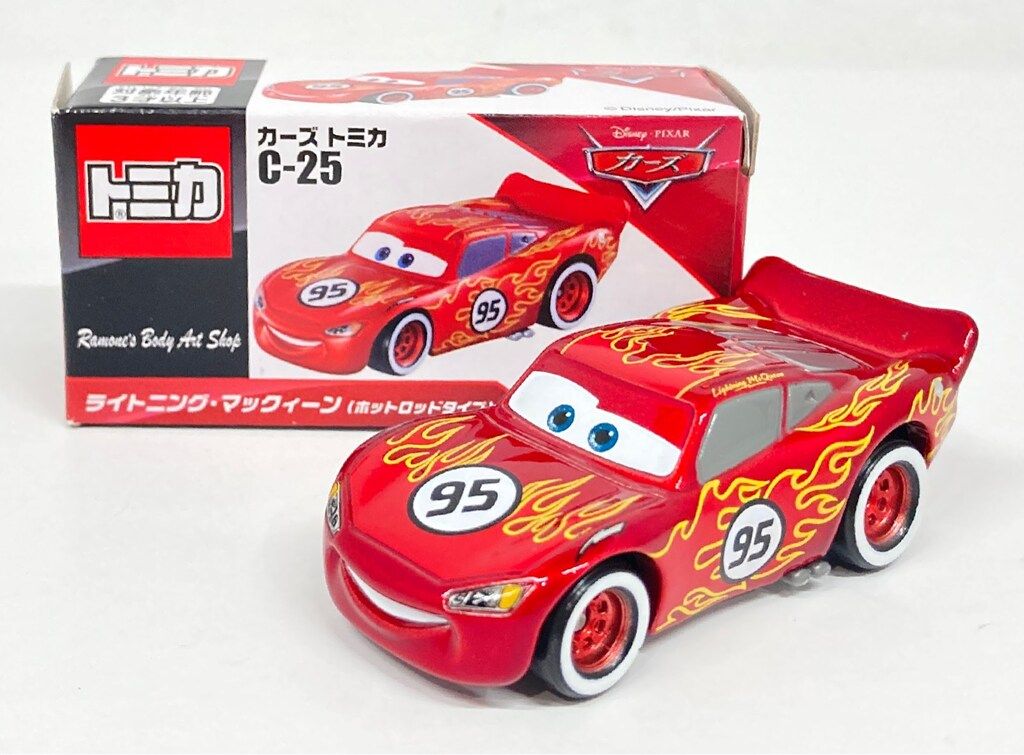 タカラトミー カーズ トミカ ライトニング・マックィーン