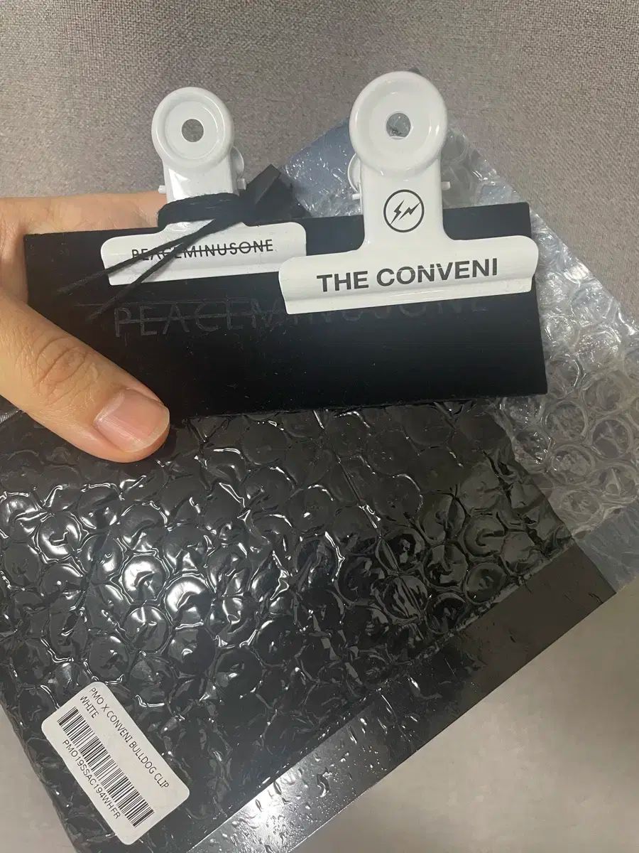 ミュージシャン PEACEMINUSONE FRAGMENT THE CONVENI ピースマイナスワン x フラグメントのコラボコレクションが発売