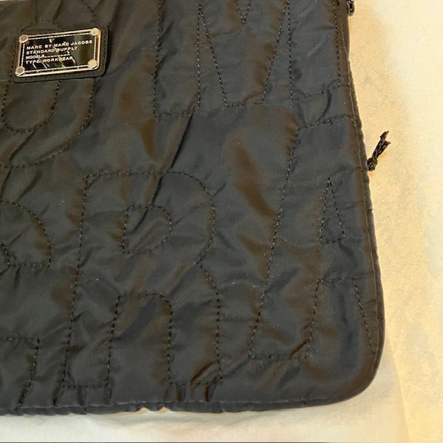 MARC JACOBS キルティングノートPCケース ブラック MARC JACOBS