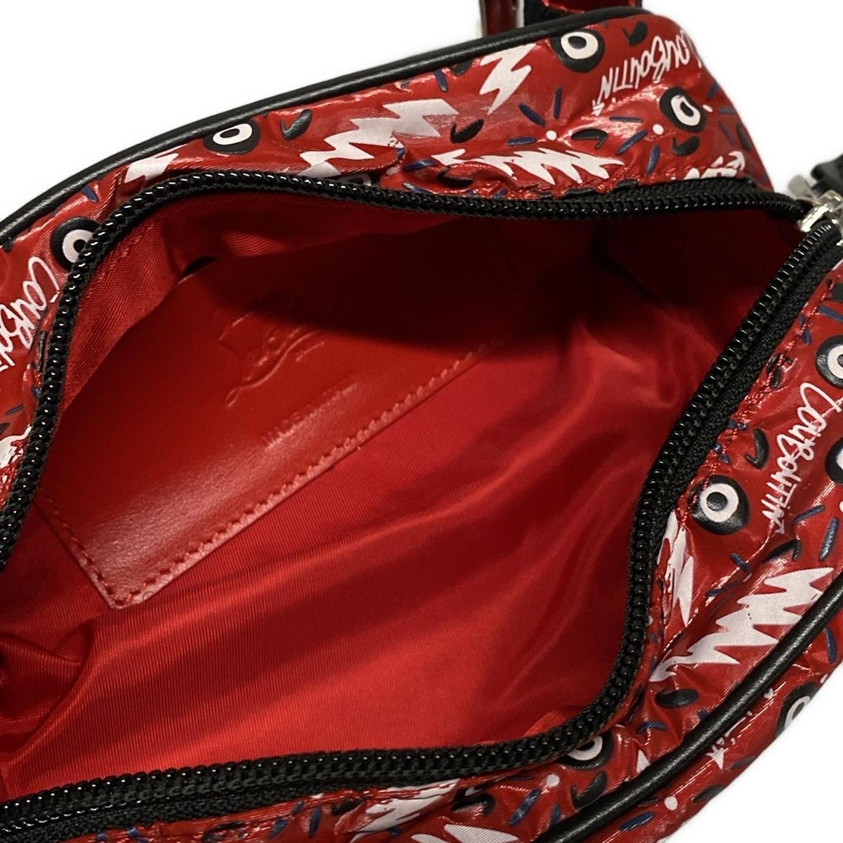 ウエストポーチ