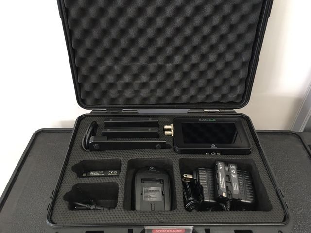 人気 ATOMOS