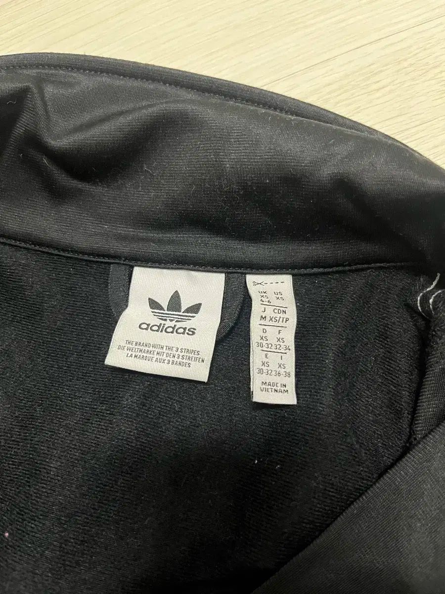 最新アイテムを多数掲載！ adidas アディダス 3本線 トラックトップス 黒 xs