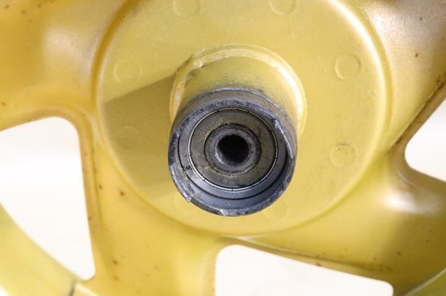 B104E フロントホイール