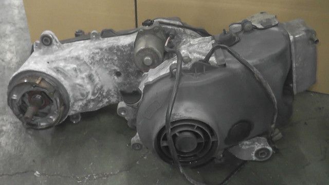 アドレス(ca42a)エンジン アドレスV50G CA42A-126xxx の エンジン:#1757051729 スズキ