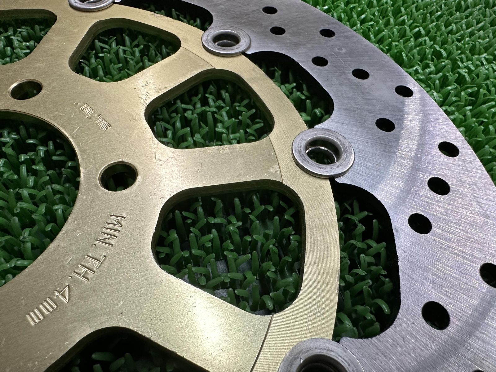 サンスター製SR400 フロントブレーキディスク 社外 中古 バイク 部品