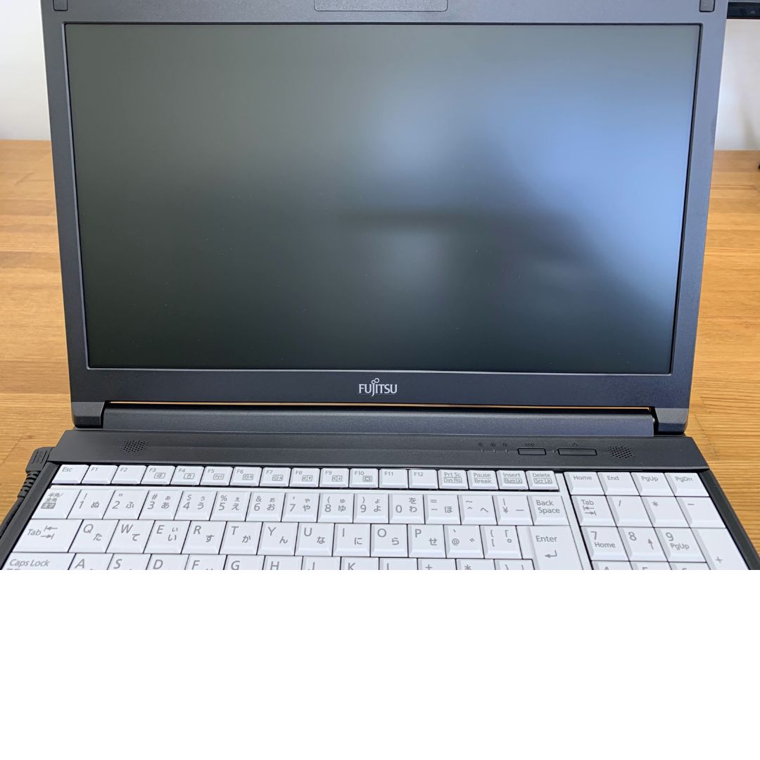 Fujitsu LIFEBOOK A5510/E i5-10310U SSD 256GB メモリ 8GB 15.6インチ
