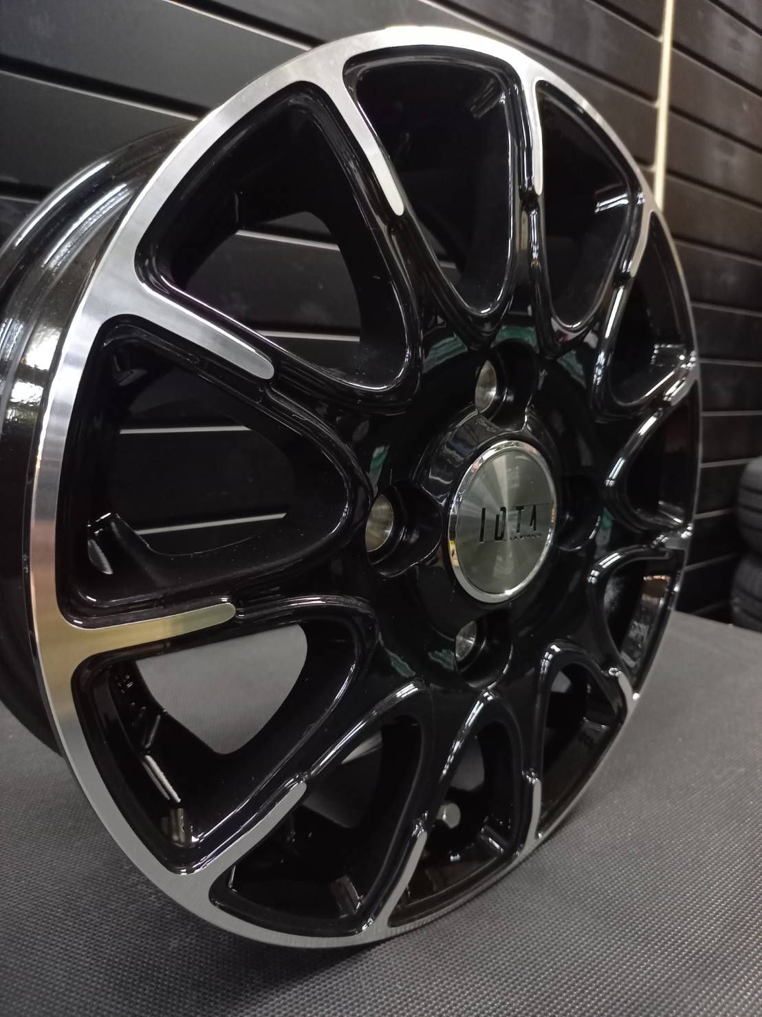 アルミホイール TIRADO IOTA 4Jx12 42 4H100 4本 JWL-T ◆ハイゼット●アトレー●ピクシス トラック バン●サンバー