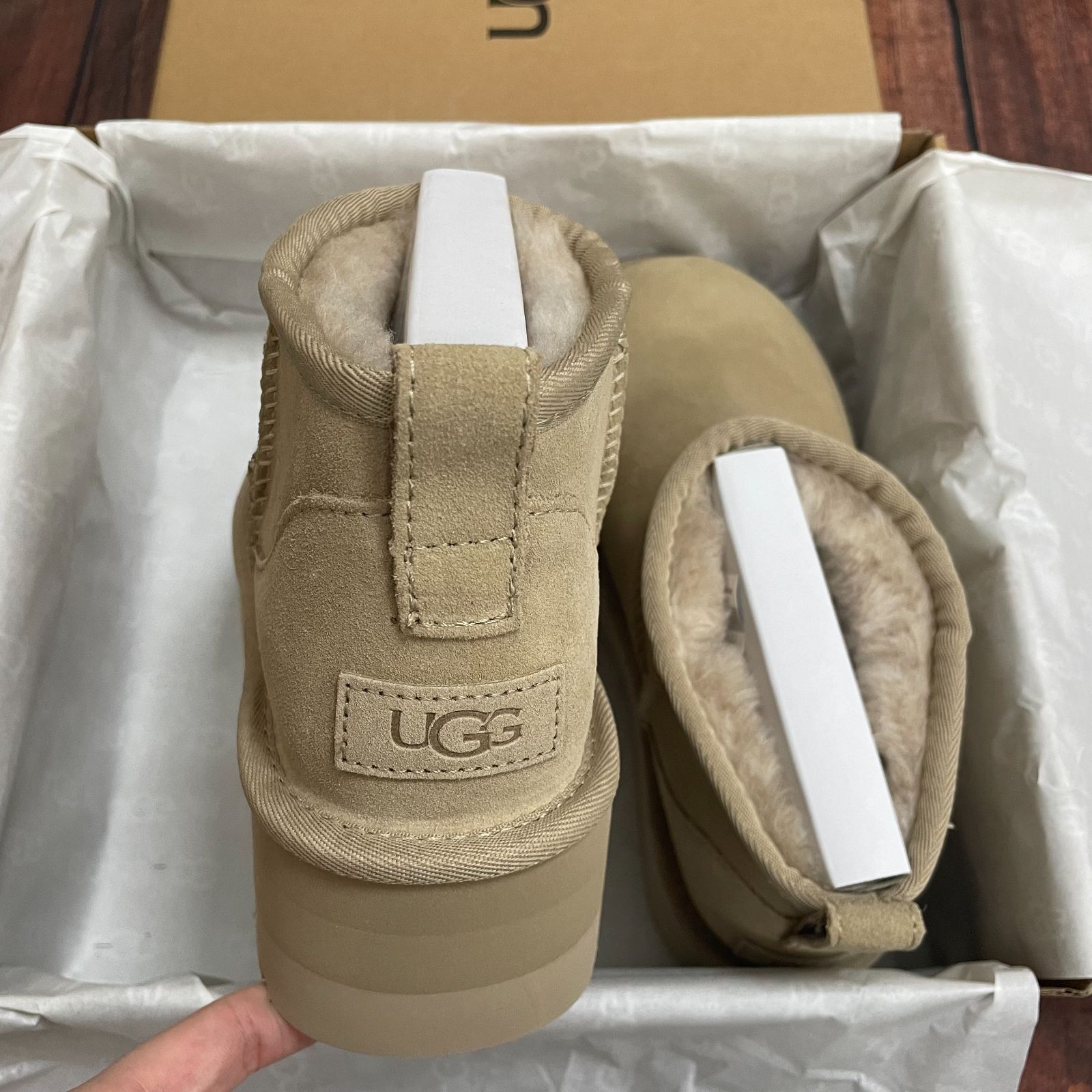 新品 UGG アグ ブーツ クラッシックウルトラ ミニプラットフォーム 厚底 箱付 CLASSIC ULTRA MINI 5cm