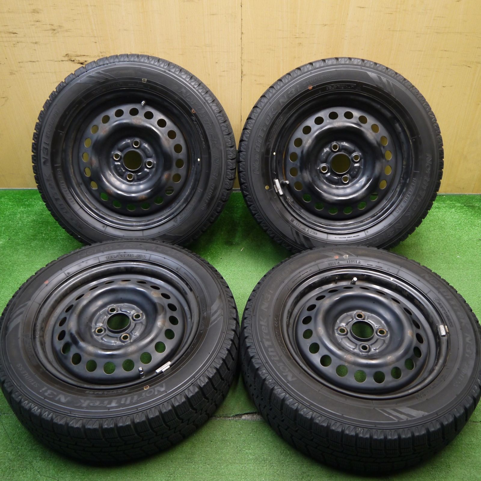 バリ溝！9分☆スタッドレス 185/65R15 オートバックス ノーストレック 