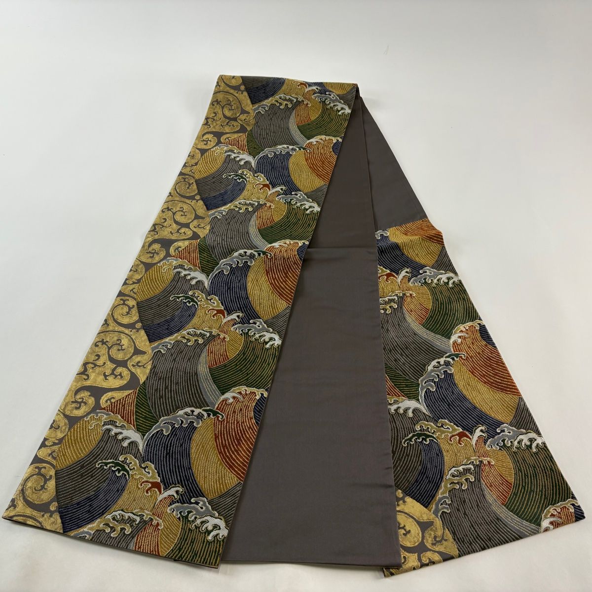 袋帯 美品 秀品 波頭 唐草 箔 唐織 灰色 六通 正絹 【中古