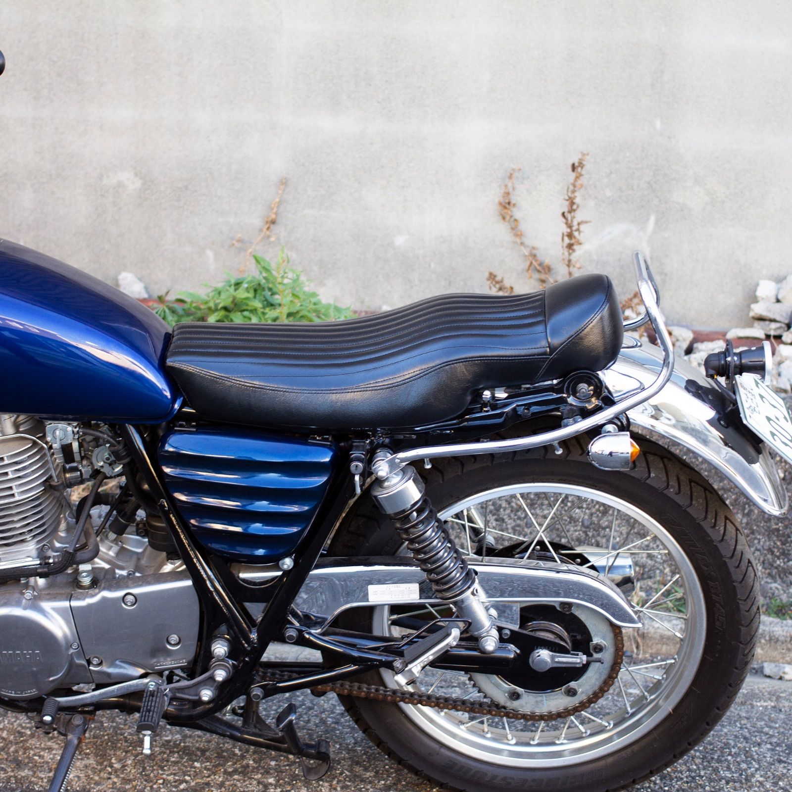 SR400用 ('18-) 薄型ベーツタイプ TTシート MOTOR ROCK (MR