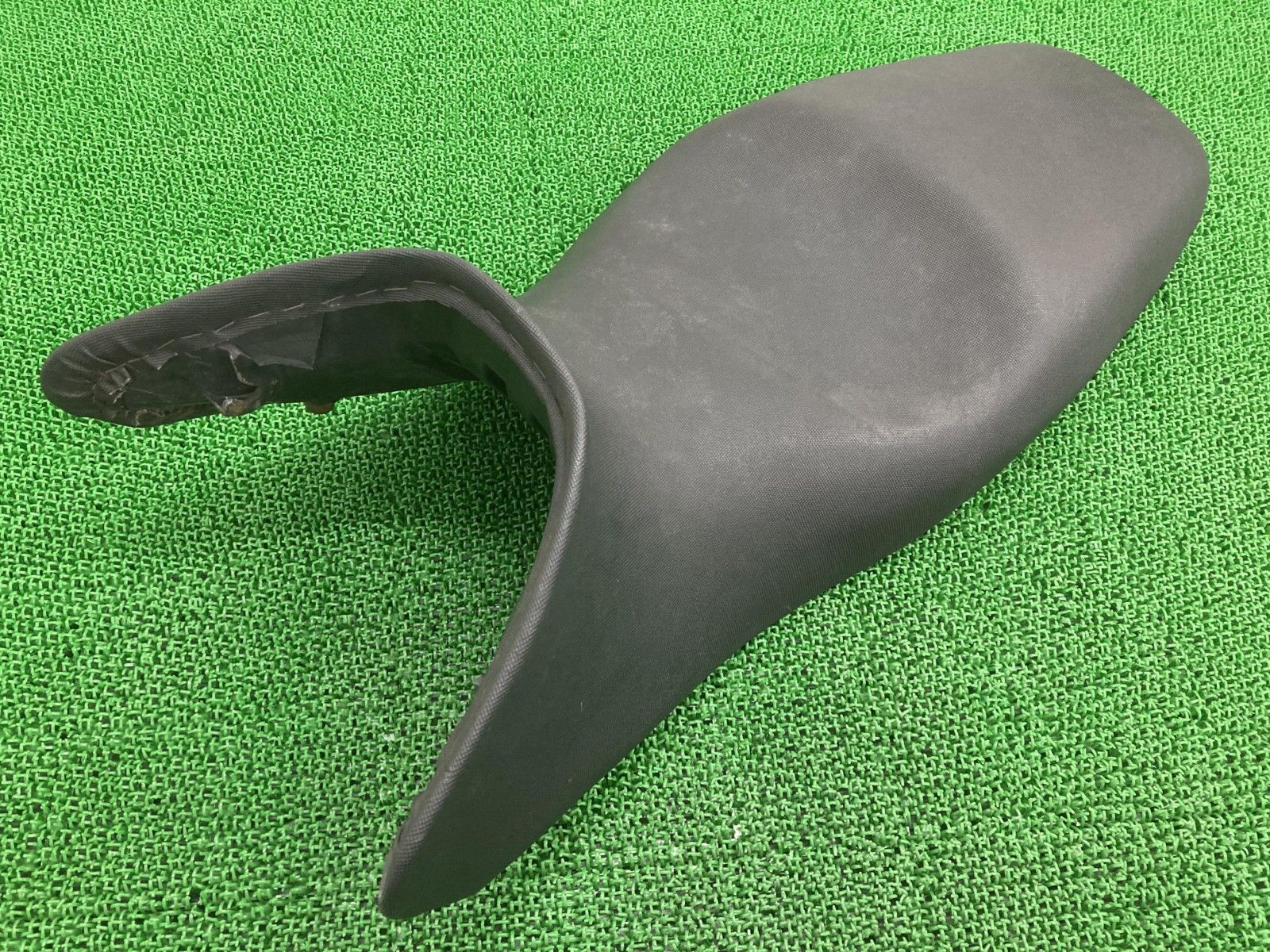 F650GS シート 52.53-7651959 BMW 純正 バイク 部品 修復素材や張替えベースに 品薄 希少品 車検 Genuine 【】 73