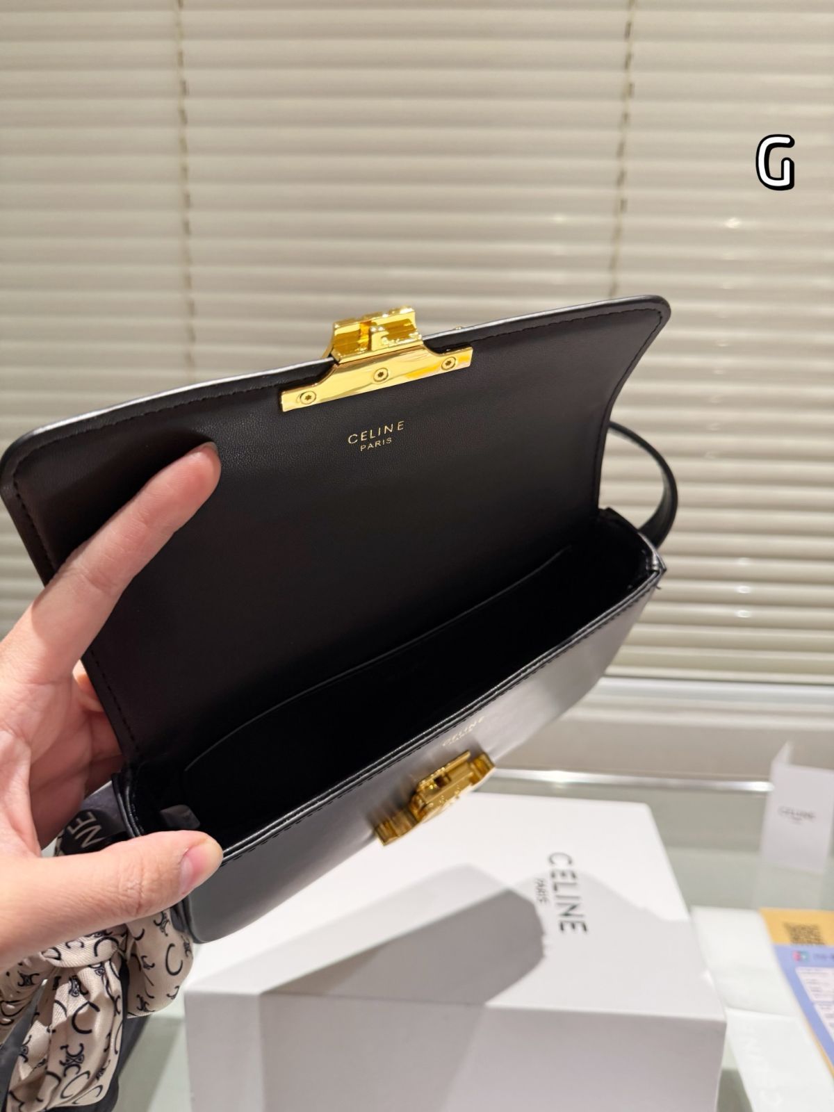 Celine] トリオンフ ショルダーバッグ - ギフトボックス付き